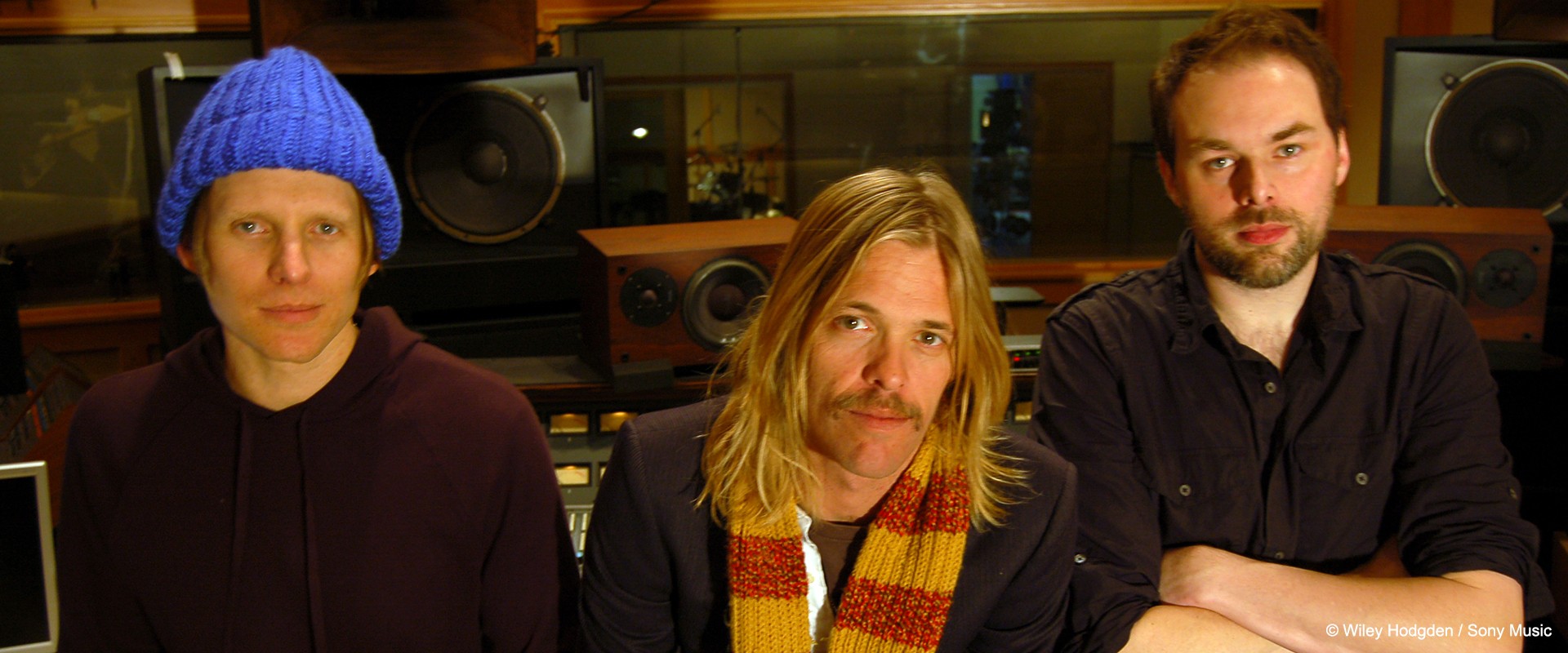 Taylor Hawkins and the Coattail Riders