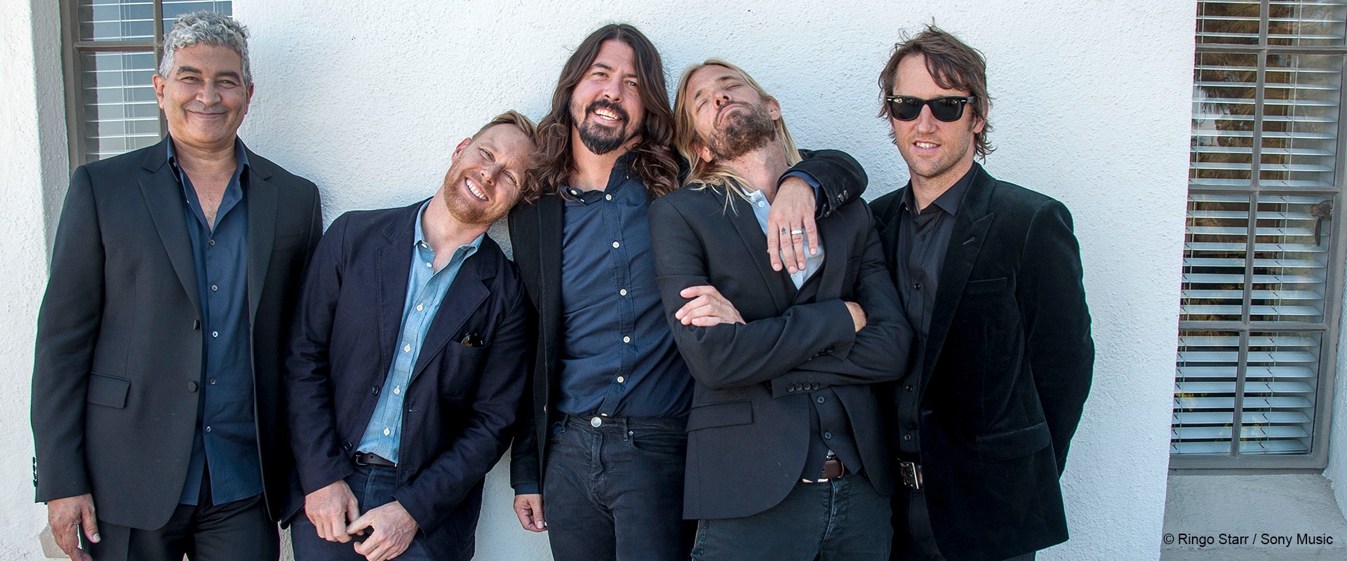 Foo Fighters als Synchronschwimmerinnen