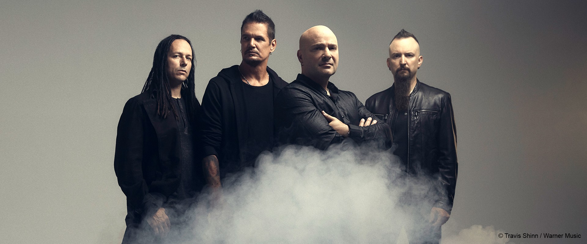 Oma spielt "Down With The Sickness" von Disturbed